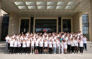 腳踏實地、行穩(wěn)致遠——集團公司舉辦慶祝公司成立70周年健走活動